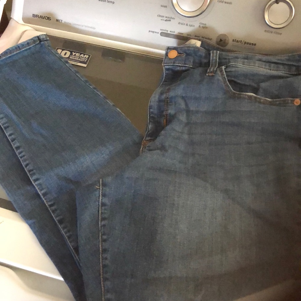 Universal Threads jeans size 18/34 skinny high rise